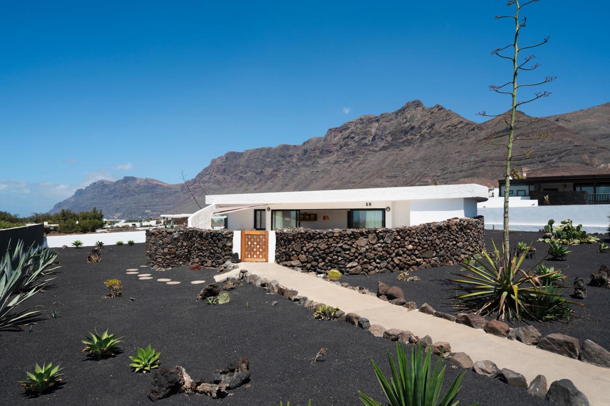 Lanzarote Famara Beach Bungalow Екстериор снимка