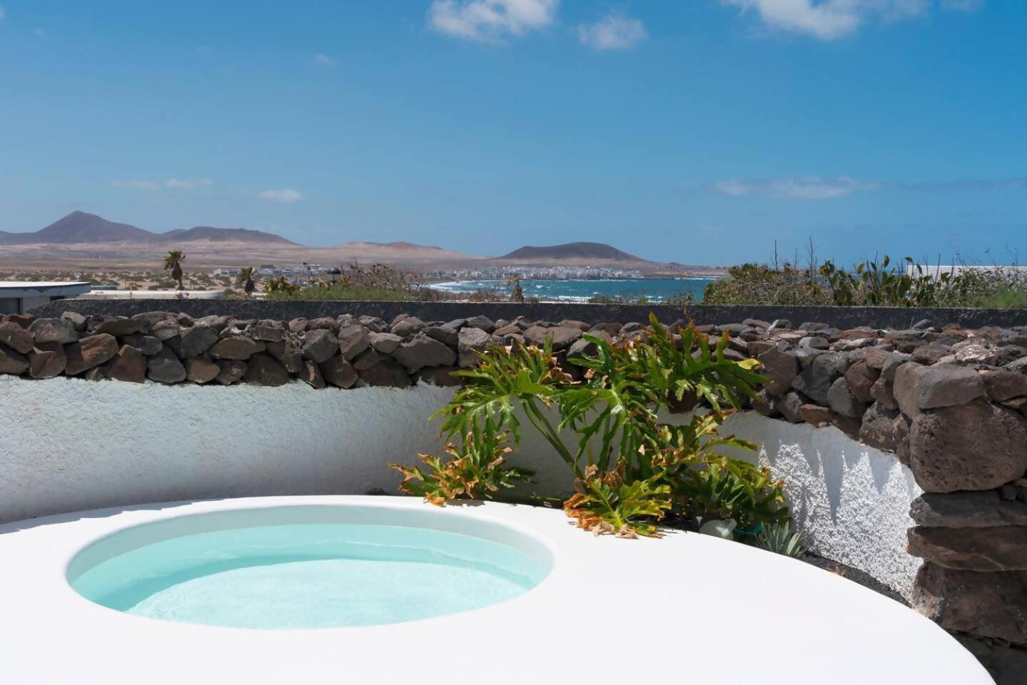 Lanzarote Famara Beach Bungalow Екстериор снимка